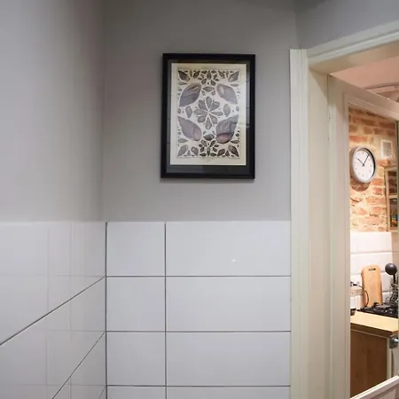 Art On Rynok Square Apartment