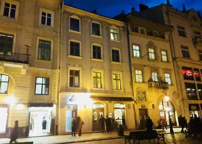 Art On Rynok Square * Львов